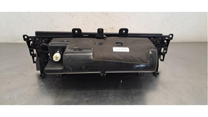 Begagnade Handskfack Landrover Range Rover V (LK) 3.0 D300 MHEV Pris € 332,75 Inklusive moms erbjuds av Autohandel Didier