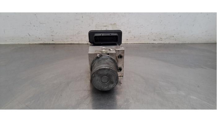 Begagnade ABS-pump BMW X5 (F15) M50d 3.0 24V Pris € 199,65 Inklusive moms erbjuds av Autohandel Didier