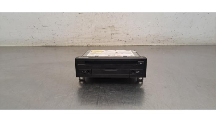 Używane Odtwarzacz DVD BMW X5 (F15) M50d 3.0 24V Cena € 133,10 Z VAT oferowane przez Autohandel Didier