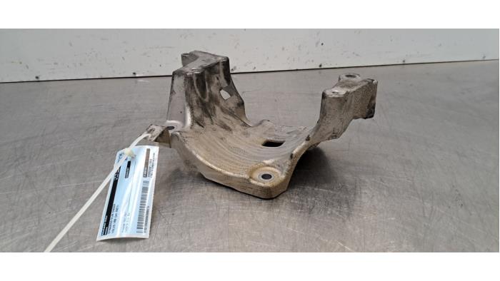 Usagé Support dynamo bas Volvo V60 II (ZW) 2.0 B4 16V Mild Hybrid Geartronic Prix € 42,35 Prix TTC proposé par Autohandel Didier