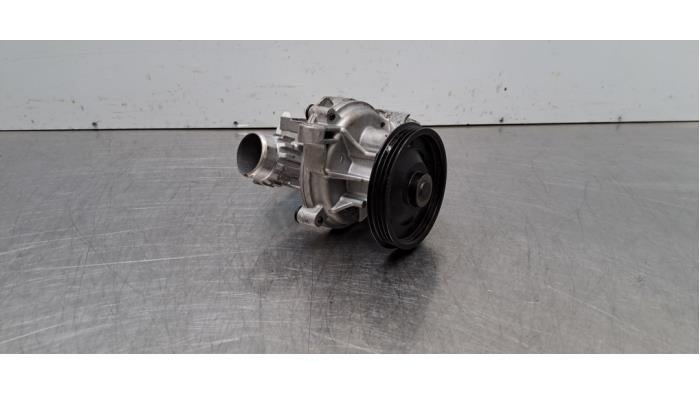 Usagé Pompe à eau Volvo V60 II (ZW) 2.0 B4 16V Mild Hybrid Geartronic Prix € 48,40 Prix TTC proposé par Autohandel Didier