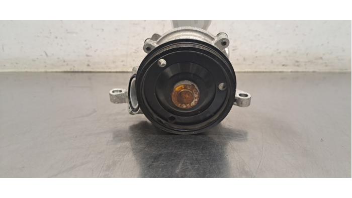 Begagnade Vattenpump Volvo XC40 (XZ) 2.0 B4 16V Mild Hybrid AWD Pris € 66,55 Inklusive moms erbjuds av Autohandel Didier