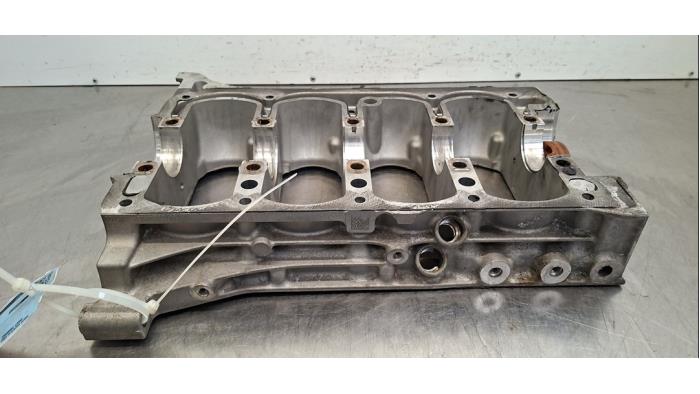 Used Engine crankcase Volvo XC60 II (UZ) 2.0 D4 16V Price € 266,20 Inclusive VAT offered by Autohandel Didier