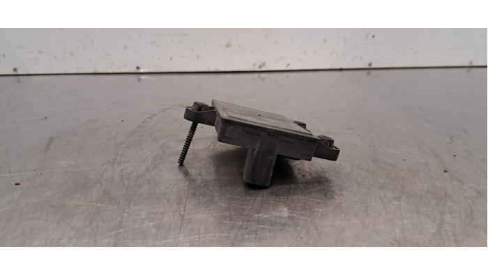 Begagnade Radarsensor Ford Kuga III (DFK) Pris € 266,20 Inklusive moms erbjuds av Autohandel Didier