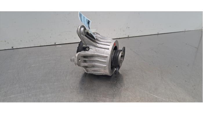 Used Engine mount Mercedes C Estate (S205) C-180d 1.6 Turbo 16V Price € 60,50 Inclusive VAT offered by Autohandel Didier