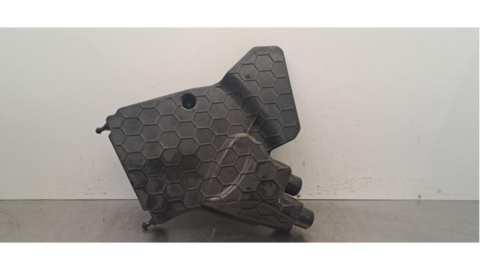 Gebrauchte Abdeckblech Motor Mercedes C Estate (S205) C-180d 1.6 Turbo 16V Preis € 48,40 Mit Mehrwertsteuer angeboten von Autohandel Didier