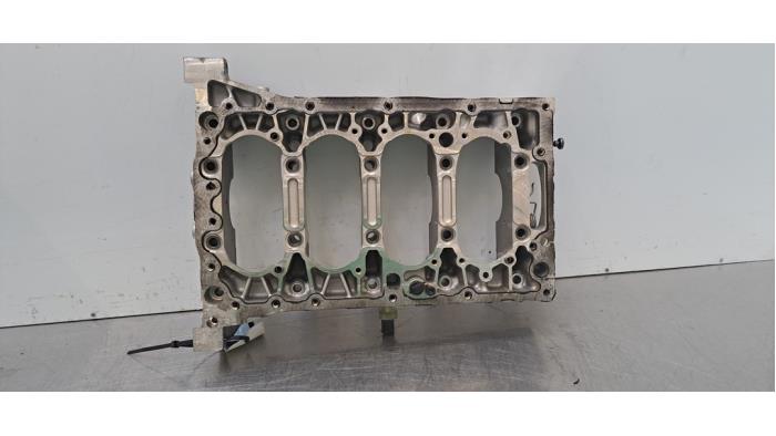 Used Engine crankcase Volvo V60 II (ZW) 2.0 T6 16V Plug-in Hybrid AWD Price € 199,65 Inclusive VAT offered by Autohandel Didier
