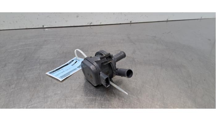 Begagnade Extra vattenpump Toyota C-HR (X1,X5) 1.8 16V Hybrid Pris € 36,30 Inklusive moms erbjuds av Autohandel Didier