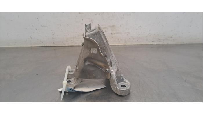 Usagé Support moteur BMW 3 serie Touring (G21) 320e xDrive 2.0 TwinPower Turbo 16V Prix € 48,40 Prix TTC proposé par Autohandel Didier