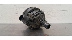 Extra vattenpump från en Mercedes-Benz Sprinter 3,5t (907.6/910.6) 311 CDI 2.0 D FWD 2023