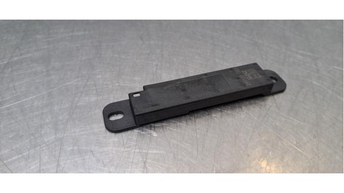 Używane Keyless Entry-Antena Mercedes GLC (X254) 2.0 200 16V 4-Matic Cena € 12,10 Z VAT oferowane przez Autohandel Didier