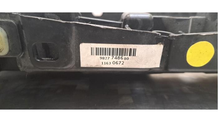 Begagnade Front Peugeot 208 II (UB/UH/UP) 1.2 Vti 12V PureTech 100 Pris € 199,65 Inklusive moms erbjuds av Autohandel Didier