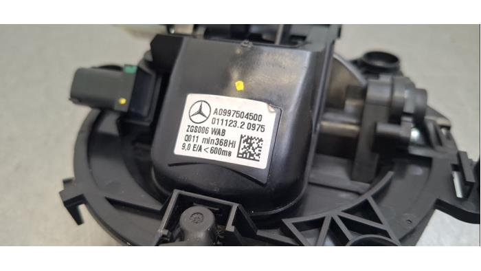 Używane Uchwyt tylnej klapy Mercedes EQE (V295) 300 89/90 kWh Cena € 163,35 Z VAT oferowane przez Autohandel Didier