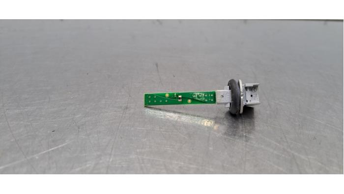 Begagnade Innetemperatursensor Mercedes GLC (X254) 2.0 200 16V 4-Matic Pris € 18,15 Inklusive moms erbjuds av Autohandel Didier