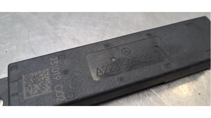 Używane Keyless Entry-Antena Mercedes EQE (V295) 300 89/90 kWh Cena € 12,10 Z VAT oferowane przez Autohandel Didier
