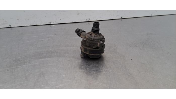Begagnade Extra vattenpump Mercedes EQE (V295) 300 89/90 kWh Pris € 96,80 Inklusive moms erbjuds av Autohandel Didier