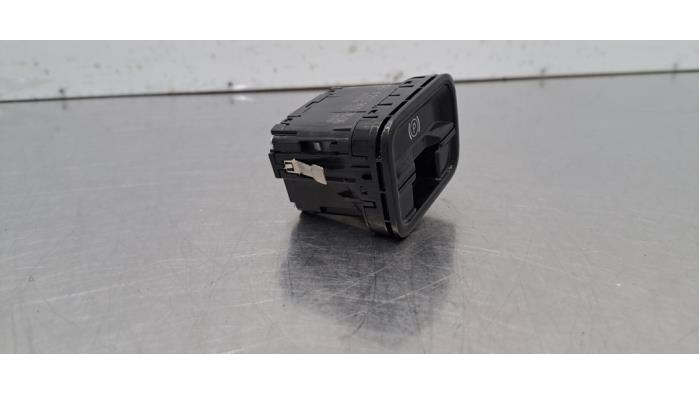 Gebrauchte Handbremse Schalter Mercedes EQE (V295) 300 89/90 kWh Preis € 36,30 Mit Mehrwertsteuer angeboten von Autohandel Didier