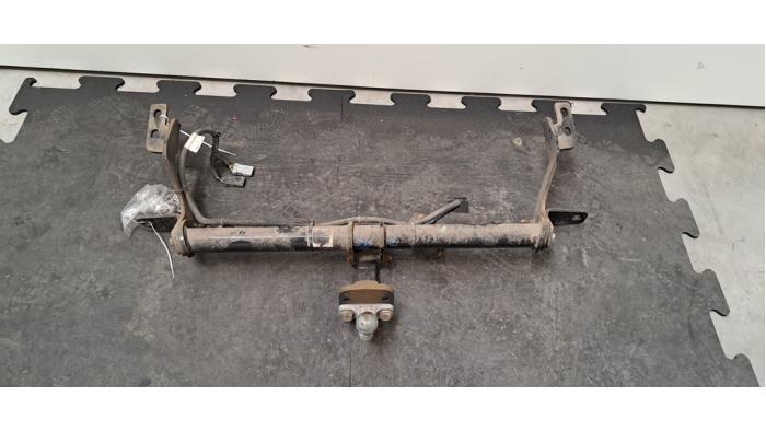Begagnade Dragkrok Peugeot Partner (EA//EF/EN/EU) 1.5 BlueHDi 100 Pris € 199,65 Inklusive moms erbjuds av Autohandel Didier