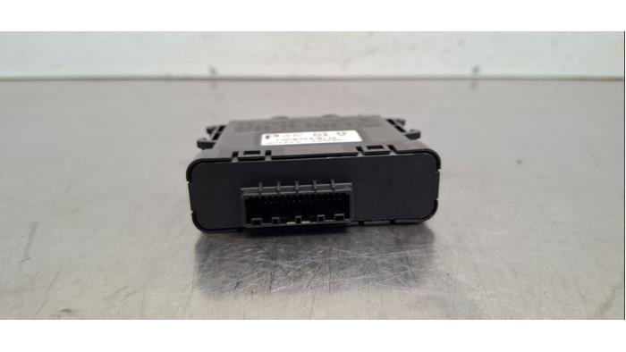 Używane Modul gateway Renault Trafic (1FL/2FL/3FL/4FL) 2.0 dCi 16V 130 Cena € 60,50 Z VAT oferowane przez Autohandel Didier