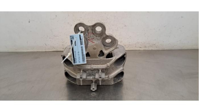 Engine mount from a Ford Transit Custom 2.0 EcoBlue 136 2025