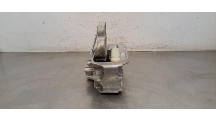 Engine mount from a Ford Transit Custom 2.0 EcoBlue 136 2025