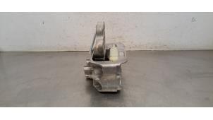 Engine mount from a Ford Transit Custom 2.0 EcoBlue 136 2025