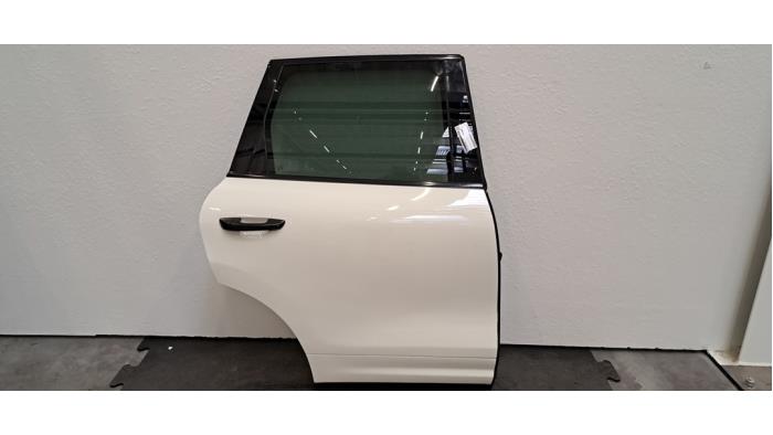 Begagnade Bakdörr, 4-dörrars, höger Porsche Cayenne II (92A) 3.0 D V6 24V Pris € 1.331,00 Inklusive moms erbjuds av Autohandel Didier