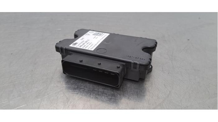 Używane Modul hamulca postojowego Porsche Cayenne II (92A) 3.0 D V6 24V Cena € 60,50 Z VAT oferowane przez Autohandel Didier
