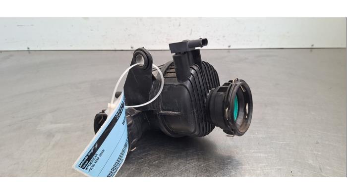 Usados Intercooler Volvo XC60 II (UZ) 2.0 B5 Mild Hybrid Geartronic 16V AWD Precio € 60,50 IVA incluido ofrecido por Autohandel Didier