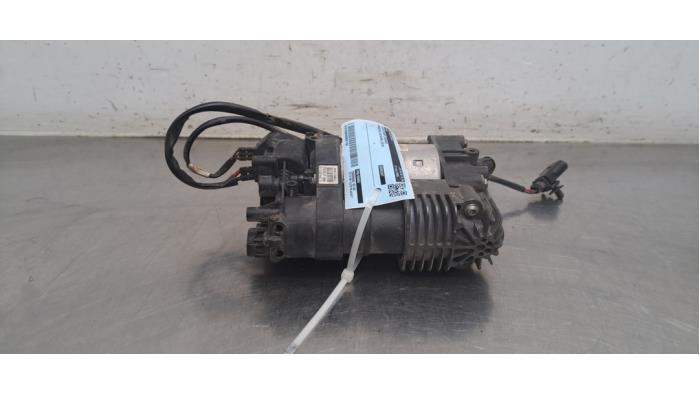 Begagnade Luftpump (fjädring) Porsche Cayenne II (92A) 3.0 D V6 24V Pris € 266,20 Inklusive moms erbjuds av Autohandel Didier