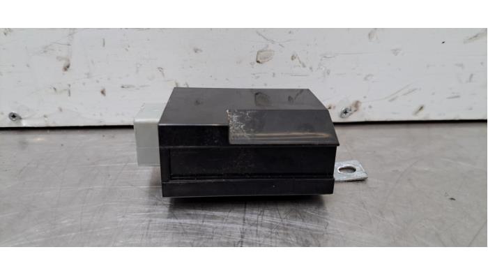 Used Ignition module Landrover Range Rover Velar (LY) 2.0 D240 AWD Price € 30,25 Inclusive VAT offered by Autohandel Didier