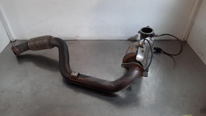 Used Front pipe + catalyst Mercedes GLA (156.9) 1.6 180 16V Price € 266,20 Inclusive VAT offered by Autohandel Didier