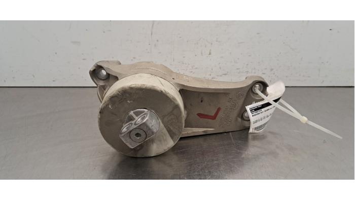 Usagé Support moteur Mercedes GLC (X254) 2.0 200 16V 4-Matic Prix € 60,50 Prix TTC proposé par Autohandel Didier