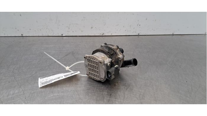 Begagnade Extra vattenpump Hongqi E-HS9 99/120 kWh Pris € 60,50 Inklusive moms erbjuds av Autohandel Didier