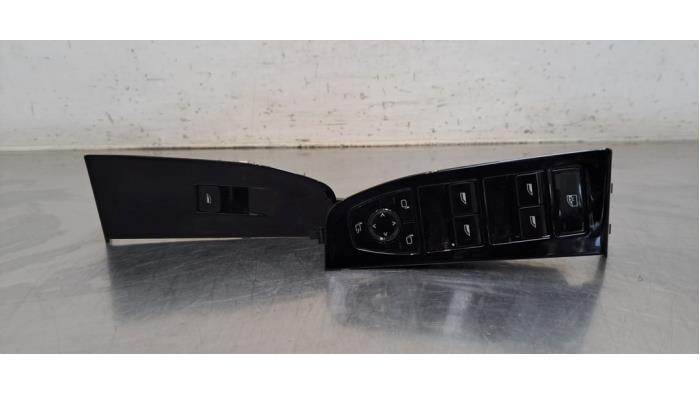 Usados Interruptor combinado de ventanillas BMW i5 (G60) eDrive40 84 kWh Precio € 102,85 IVA incluido ofrecido por Autohandel Didier