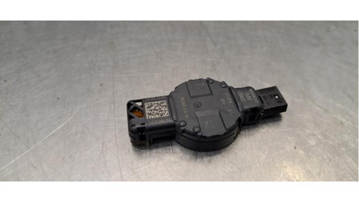 Begagnade Regnsensor BMW i5 (G60) eDrive40 84 kWh Pris € 102,85 Inklusive moms erbjuds av Autohandel Didier