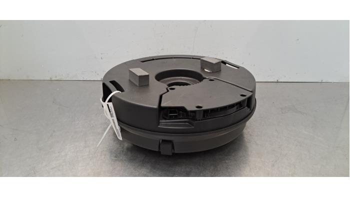 Używane Subwoofer Audi Q5 (FYB/FYG) 2.0 40 TDI Mild Hybrid Quattro 16V Cena € 60,50 Z VAT oferowane przez Autohandel Didier
