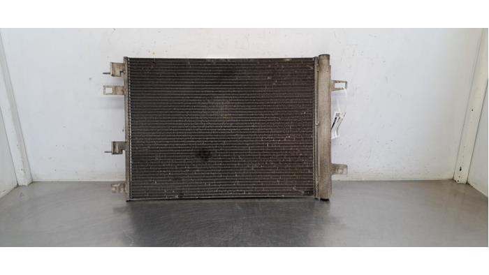 Usagé Condenseur de climatisation Mercedes B (W247) 1.3 B-180 Turbo 16V Prix € 163,35 Prix TTC proposé par Autohandel Didier