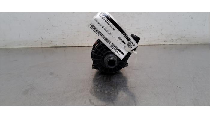 Begagnade Extra vattenpump Mercedes Sprinter 3t (910.6) 215 CDI 2.0 D FWD Pris € 54,45 Inklusive moms erbjuds av Autohandel Didier