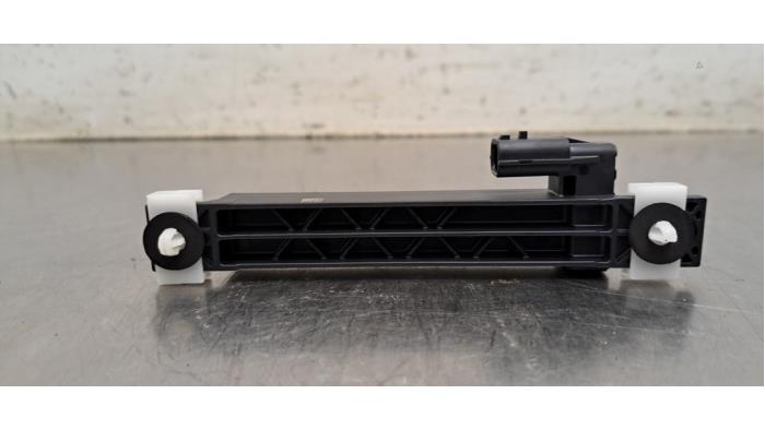 Używane Keyless Entry-Antena Renault Austral 1.2 E-Tech Full Hybrid 200 Cena € 24,20 Z VAT oferowane przez Autohandel Didier