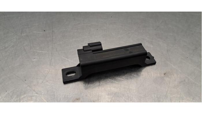 Używane Keyless Entry-Antena Renault Austral 1.2 E-Tech Full Hybrid 200 Cena € 24,20 Z VAT oferowane przez Autohandel Didier