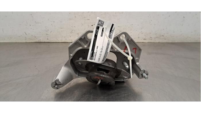 Used Engine mount Dacia Duster Price € 30,25 Inclusive VAT offered by Autohandel Didier