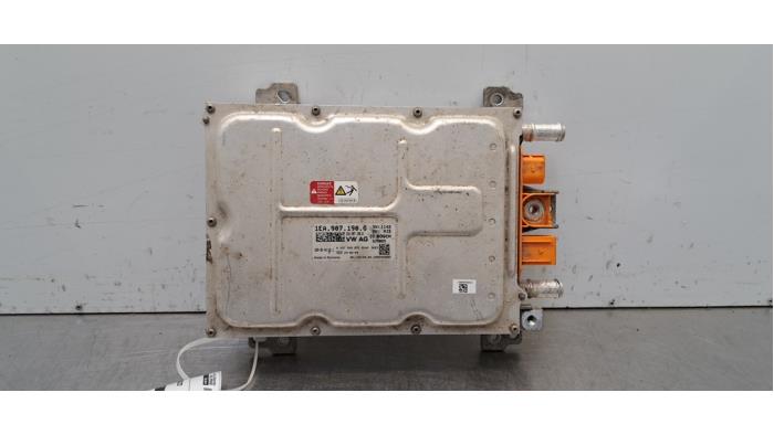 Voltage converter inverter