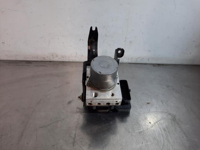 Used ABS pump Ford Ranger 2.0 EcoBlue 16V 4x4 Price € 266,20 Inclusive VAT offered by Autohandel Didier
