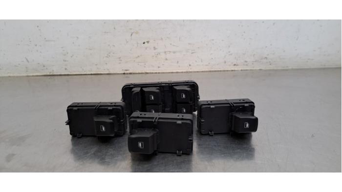 Usados Interruptor combinado de ventanillas MG ZS EV 45 kWh Precio € 102,85 IVA incluido ofrecido por Autohandel Didier