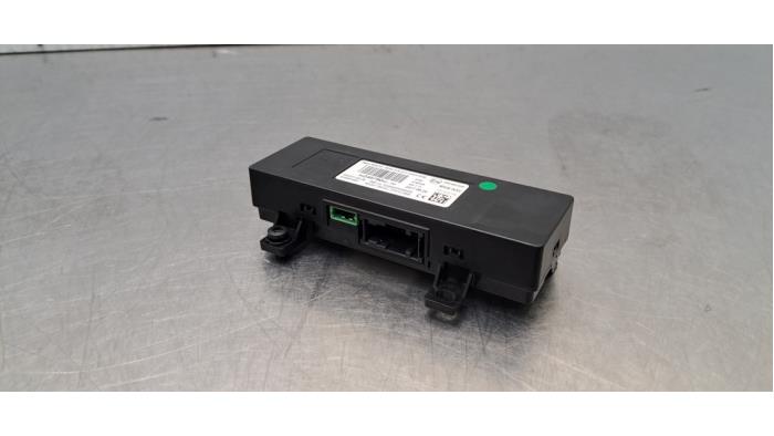 Begagnade Bluetooth-modul Peugeot 5008 II (M4/MC/MJ/MR) 1.6 BlueHDi 120 Pris € 54,45 Inklusive moms erbjuds av Autohandel Didier