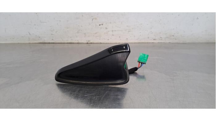 Używane Antena Kia Ceed Sportswagon (CDF) 1.6 GDI 16V PHEV Cena € 102,85 Z VAT oferowane przez Autohandel Didier