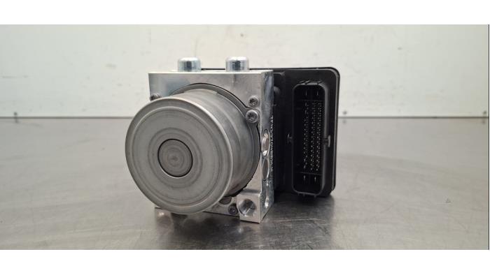 Usagé Pompe ABS Audi Q4 (F4B) 45 e-tron 82 kWh Prix € 665,50 Prix TTC proposé par Autohandel Didier