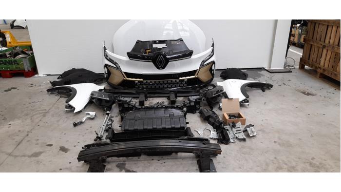 Używane Przód kompletny Renault Megane E-Tech (RCB) 60 kWh Cena € 6.292,00 Z VAT oferowane przez Autohandel Didier