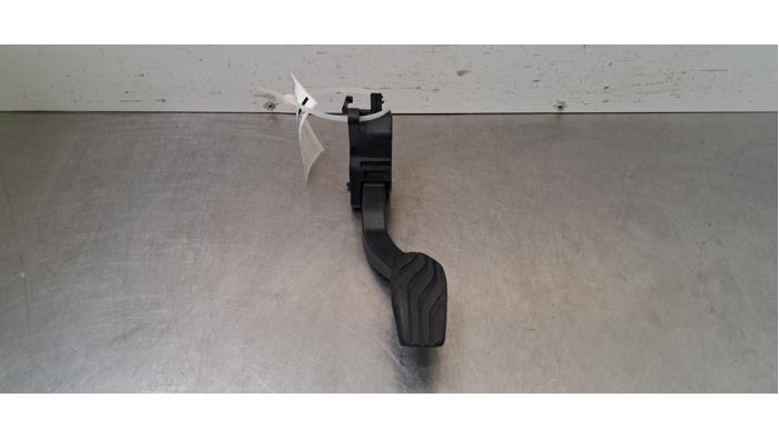 Używane Pedal gazu Renault Megane E-Tech (RCB) 60 kWh Cena € 36,30 Z VAT oferowane przez Autohandel Didier